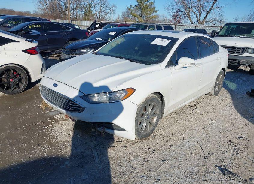Photo 2 of 2017 Ford Fusion SE (VIN 3FA6P0H73HR412731)