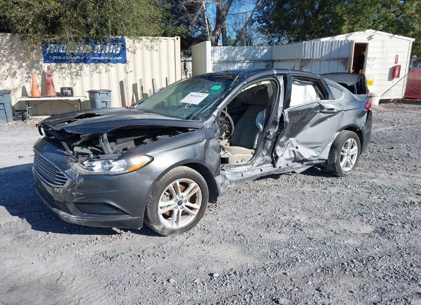 Photo 2 of 2018 Ford Fusion SE (VIN 3FA6P0H73JR225494)