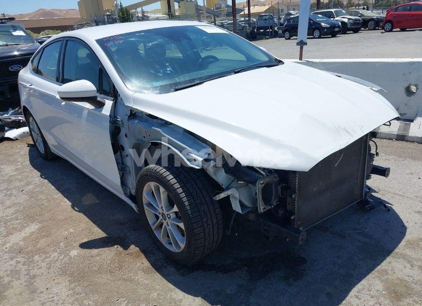 2020 Ford Fusion SE (VIN 3FA6P0H73LR131988) main photo