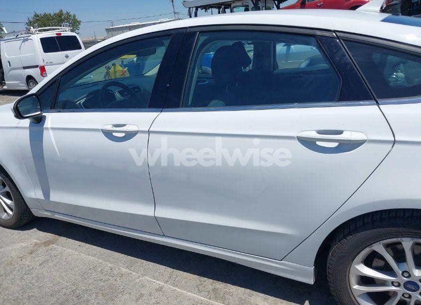 Photo 15 of 2020 Ford Fusion SE (VIN 3FA6P0H73LR131988)