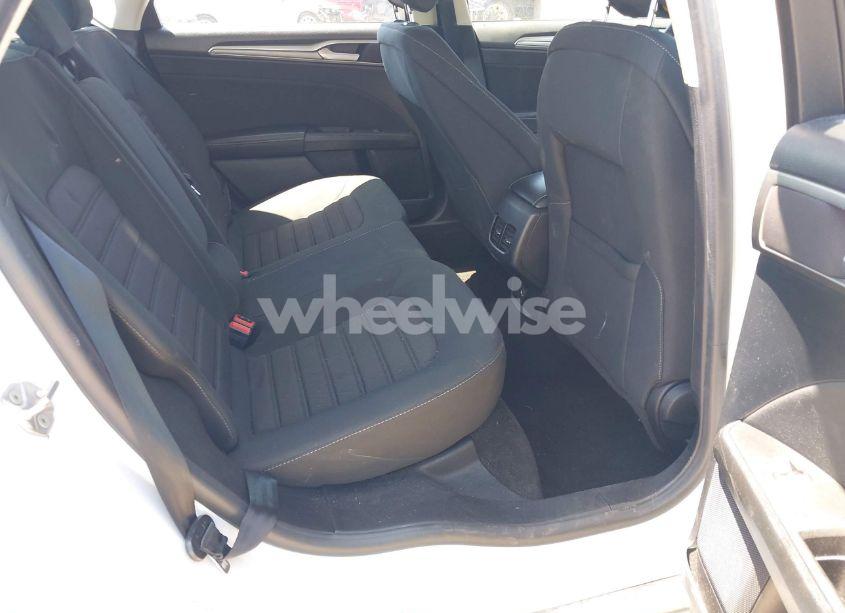 Photo 8 of 2020 Ford Fusion SE (VIN 3FA6P0H73LR131988)