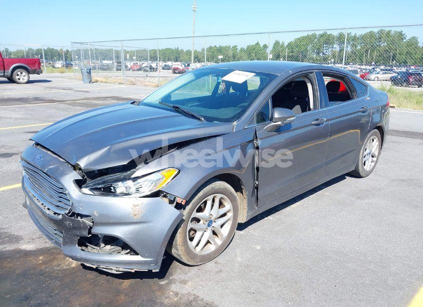 Photo 2 of 2013 Ford Fusion SE (VIN 3FA6P0H74DR105854)