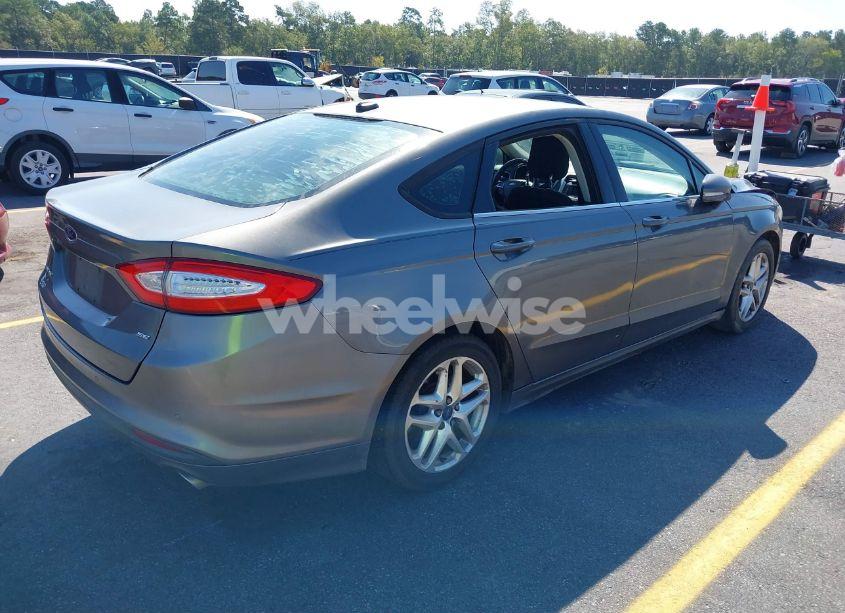 Photo 4 of 2013 Ford Fusion SE (VIN 3FA6P0H74DR105854)