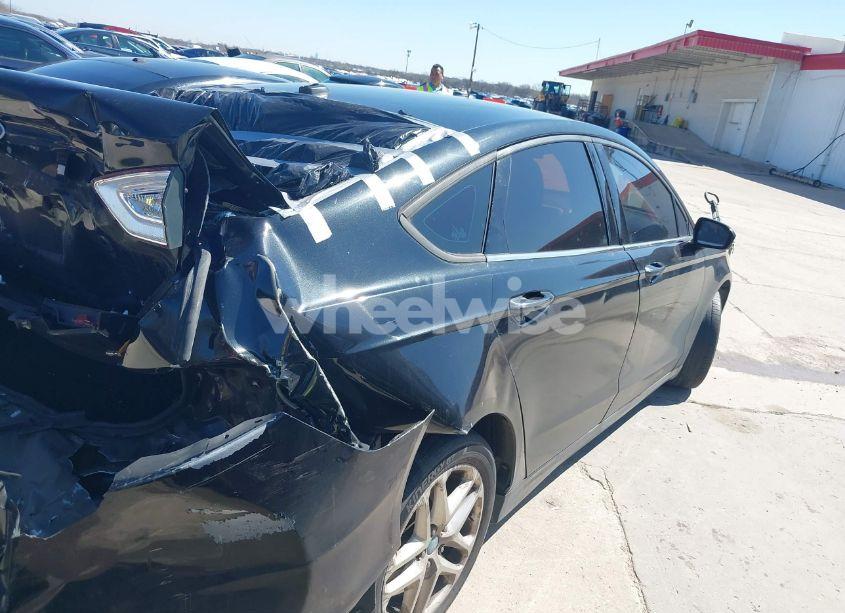 Photo 4 of 2013 Ford Fusion SE (VIN 3FA6P0H74DR256628)