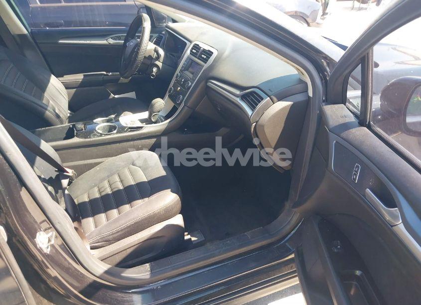 Photo 5 of 2013 Ford Fusion SE (VIN 3FA6P0H74DR256628)