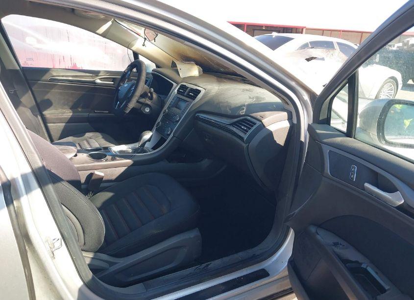 Photo 5 of 2013 Ford Fusion SE (VIN 3FA6P0H74DR323518)