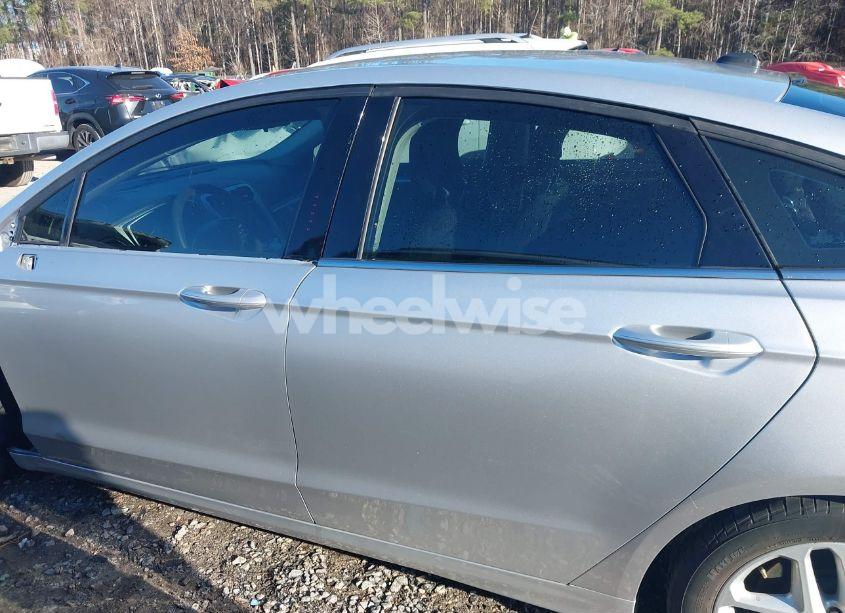Photo 15 of 2013 Ford Fusion SE (VIN 3FA6P0H74DR357233)