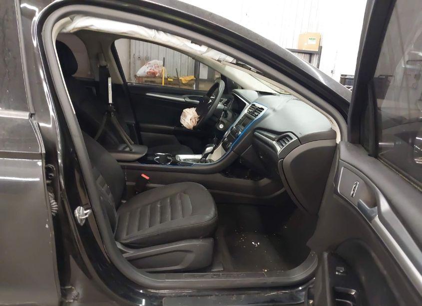 Photo 5 of 2014 Ford Fusion SE (VIN 3FA6P0H74ER157812)