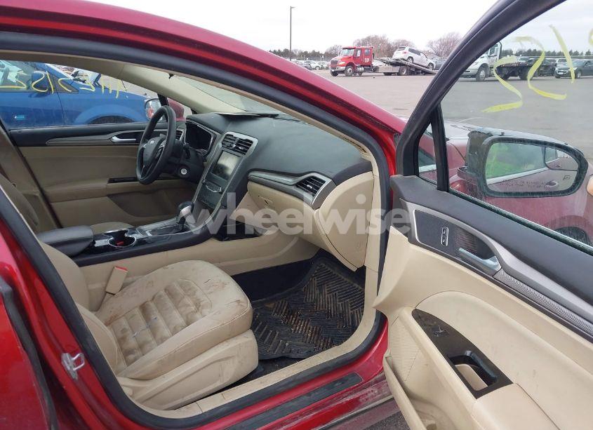 Photo 5 of 2014 Ford Fusion SE (VIN 3FA6P0H74ER169829)