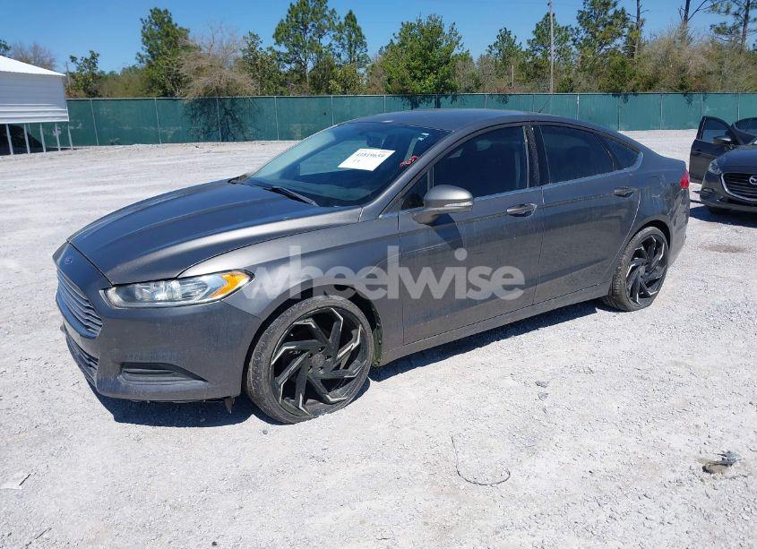 Photo 2 of 2014 Ford Fusion SE (VIN 3FA6P0H74ER204434)