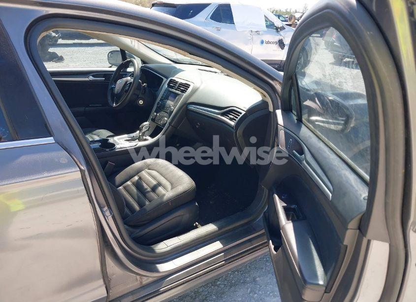 Photo 5 of 2014 Ford Fusion SE (VIN 3FA6P0H74ER204434)