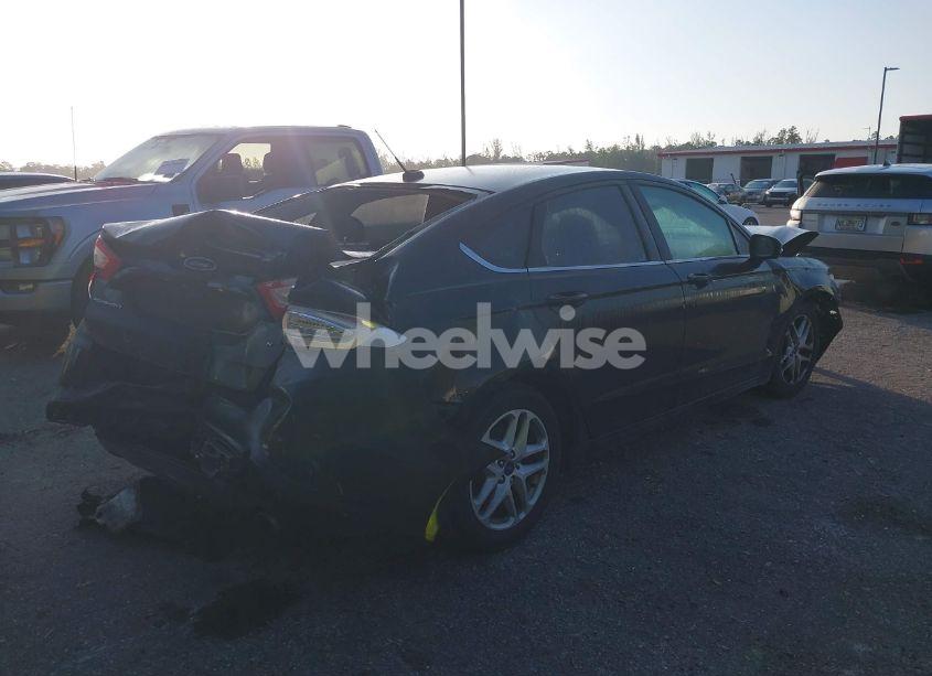 Photo 4 of 2014 Ford Fusion SE (VIN 3FA6P0H74ER217314)