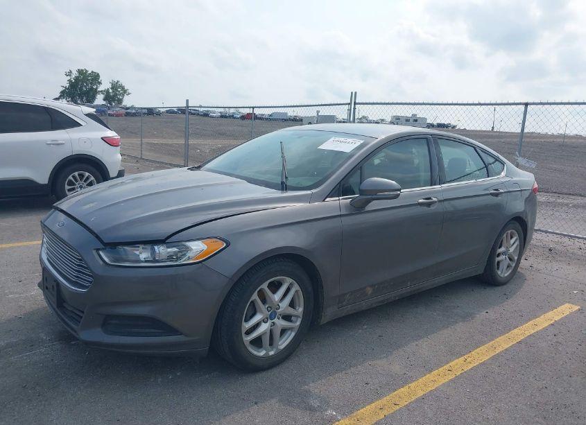 Photo 2 of 2014 Ford Fusion SE (VIN 3FA6P0H74ER228622)