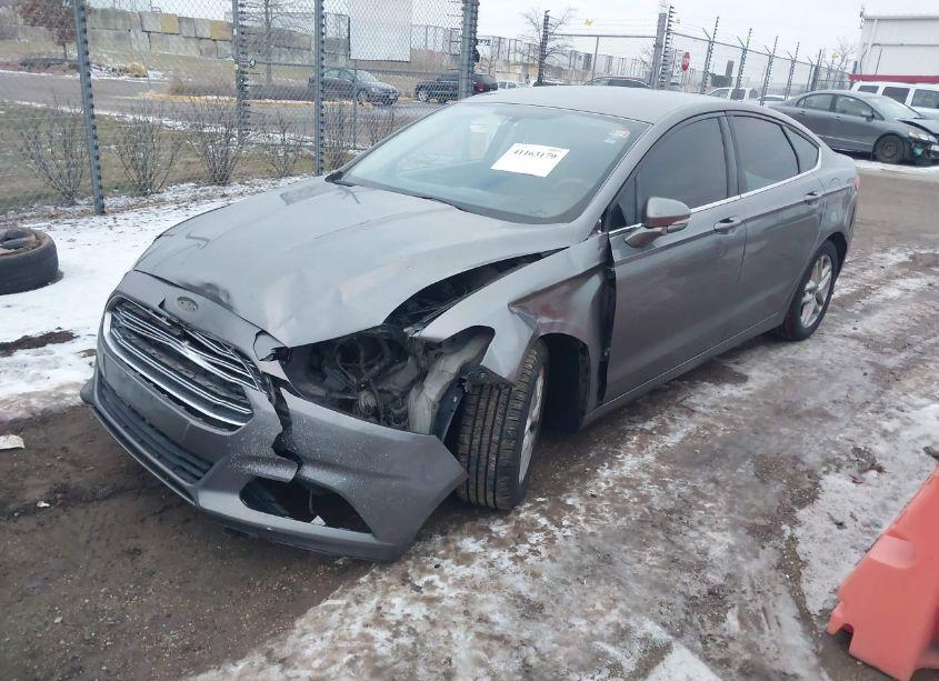 Photo 2 of 2014 Ford Fusion SE (VIN 3FA6P0H74ER236543)