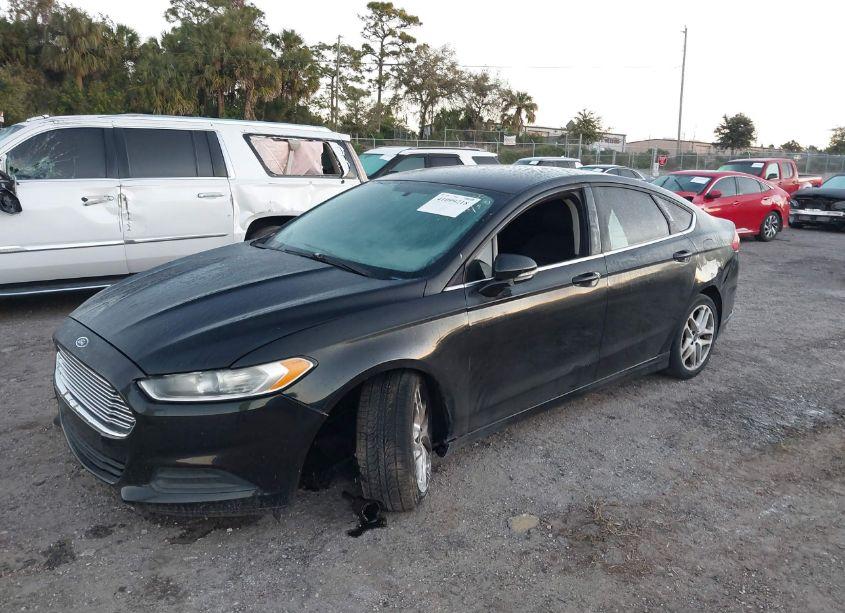 Photo 2 of 2014 Ford Fusion SE (VIN 3FA6P0H74ER296645)