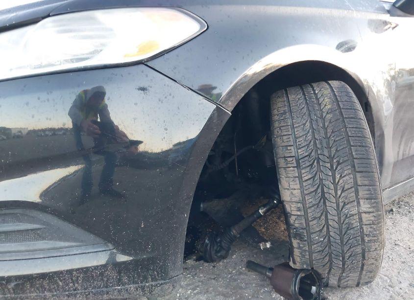 Photo 6 of 2014 Ford Fusion SE (VIN 3FA6P0H74ER296645)