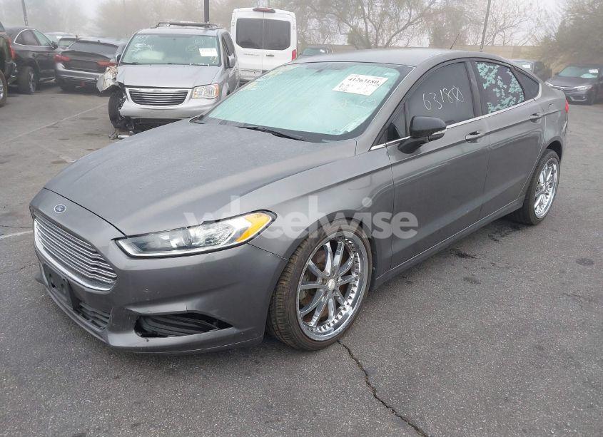 Photo 2 of 2014 Ford Fusion SE (VIN 3FA6P0H74ER357248)