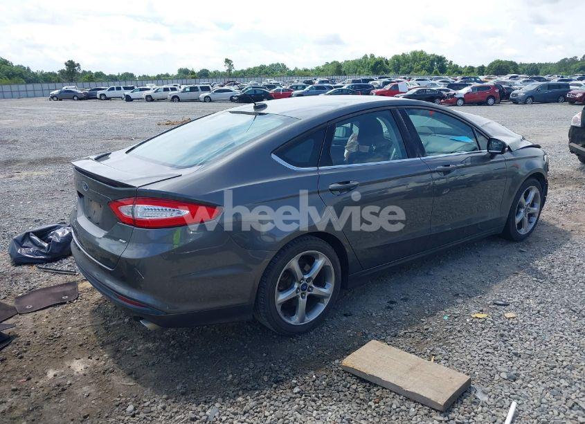Photo 4 of 2015 Ford Fusion SE (VIN 3FA6P0H74FR110085)