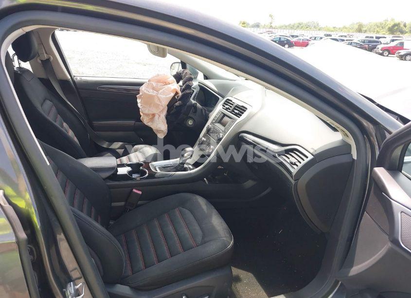 Photo 5 of 2015 Ford Fusion SE (VIN 3FA6P0H74FR110085)