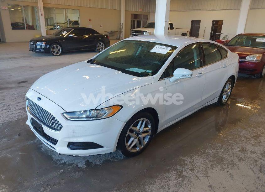 Photo 2 of 2015 Ford Fusion SE (VIN 3FA6P0H74FR132149)