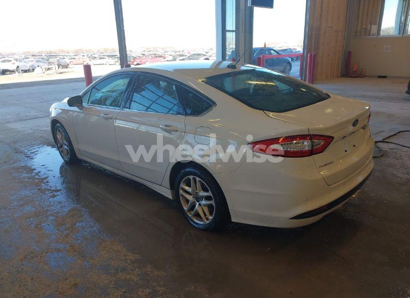 Photo 3 of 2015 Ford Fusion SE (VIN 3FA6P0H74FR132149)
