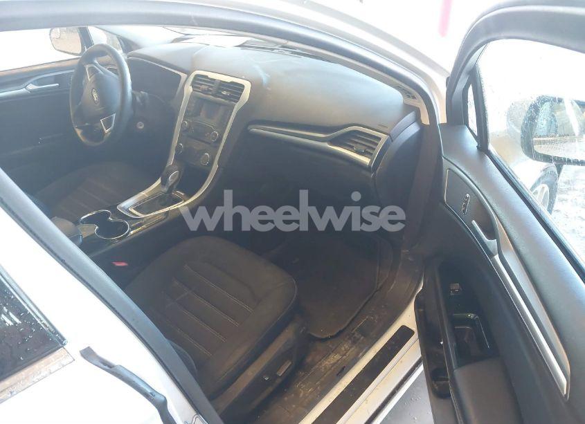 Photo 5 of 2015 Ford Fusion SE (VIN 3FA6P0H74FR132149)