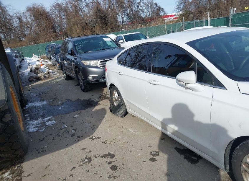 Photo 6 of 2015 Ford Fusion SE (VIN 3FA6P0H74FR152286)