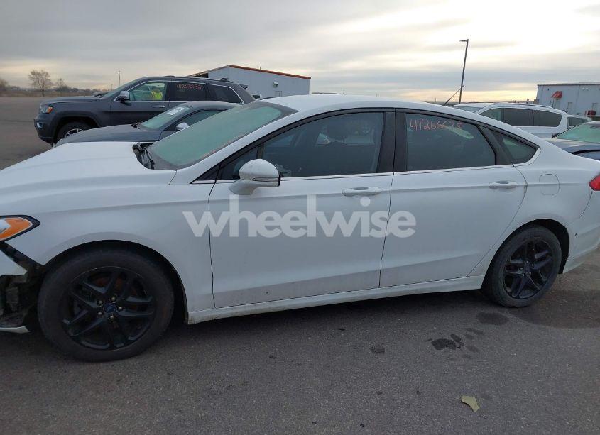 Photo 14 of 2015 Ford Fusion SE (VIN 3FA6P0H74FR202491)