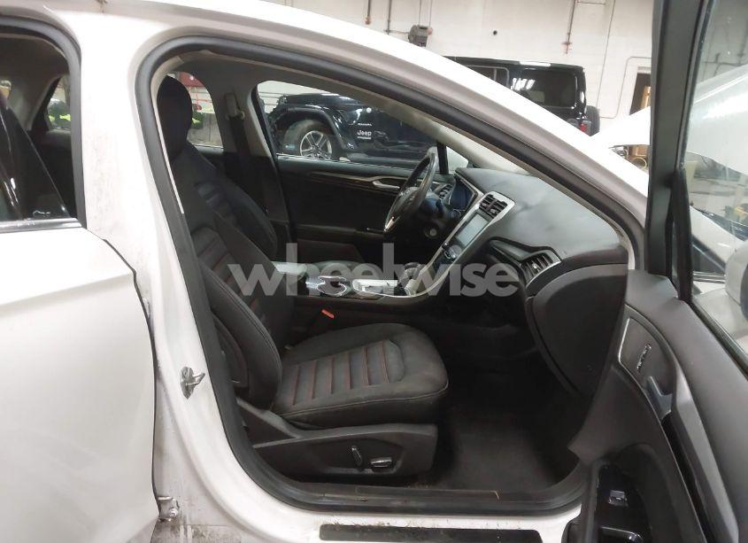 Photo 5 of 2015 Ford Fusion SE (VIN 3FA6P0H74FR260648)