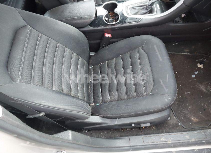 Photo 5 of 2015 Ford Fusion SE (VIN 3FA6P0H74FR272587)