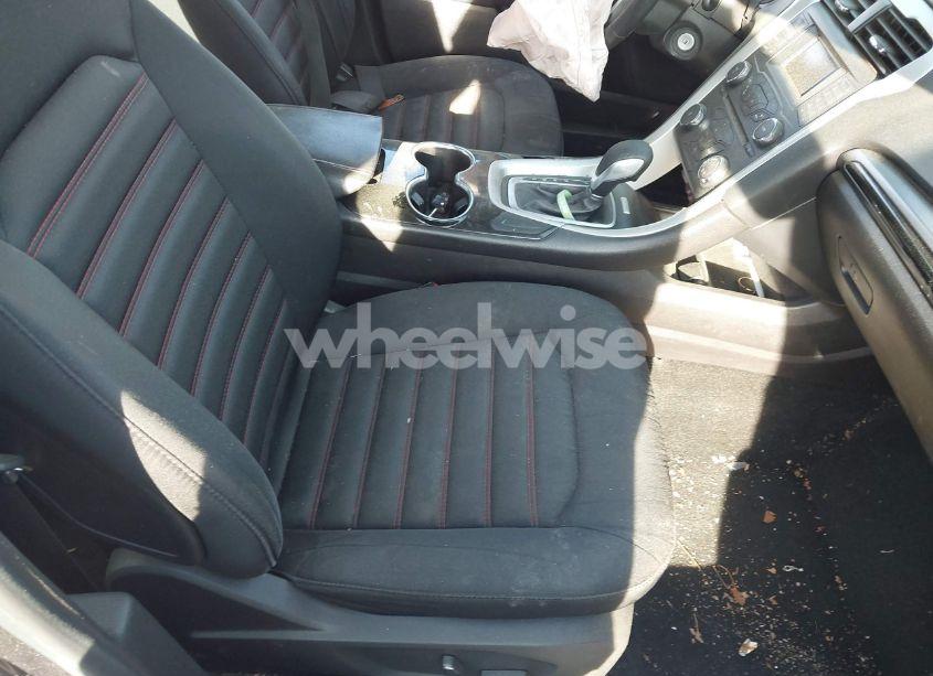 Photo 5 of 2016 Ford Fusion SE (VIN 3FA6P0H74GR100920)