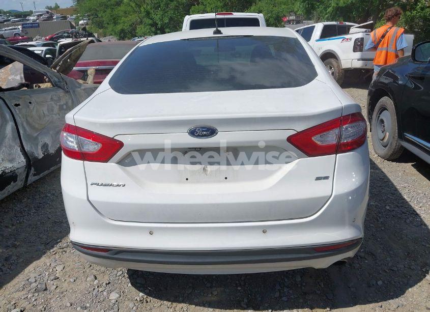 Photo 16 of 2016 Ford Fusion SE (VIN 3FA6P0H74GR110198)