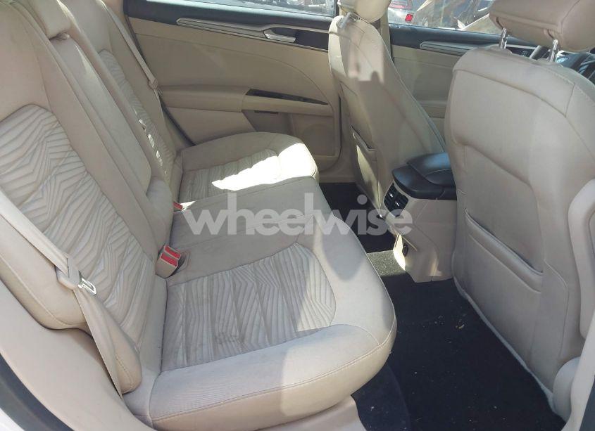 Photo 8 of 2016 Ford Fusion SE (VIN 3FA6P0H74GR110198)