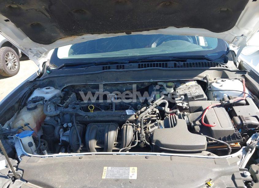 Photo 10 of 2016 Ford Fusion SE (VIN 3FA6P0H74GR118284)