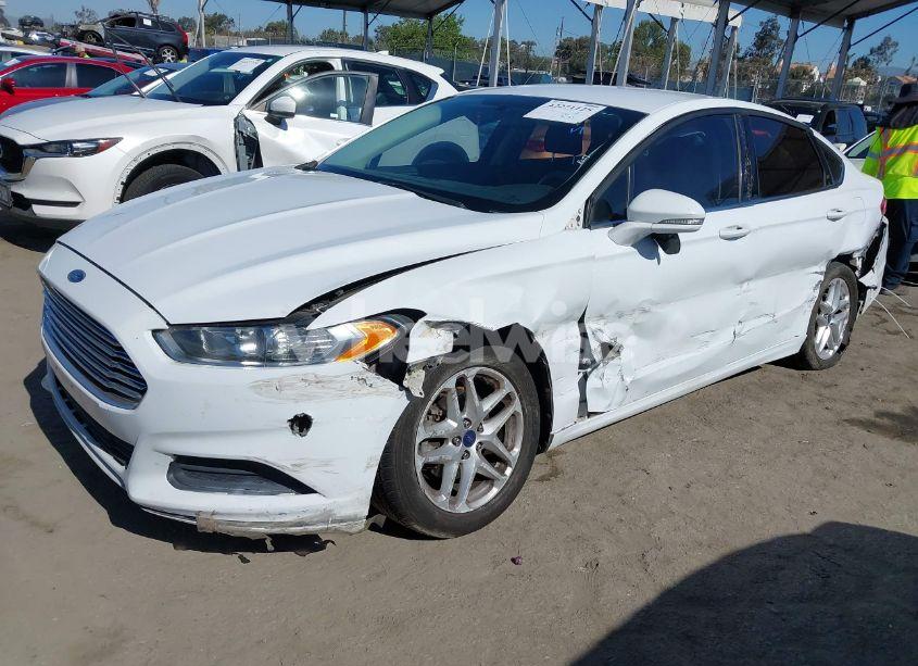 Photo 2 of 2016 Ford Fusion SE (VIN 3FA6P0H74GR118284)