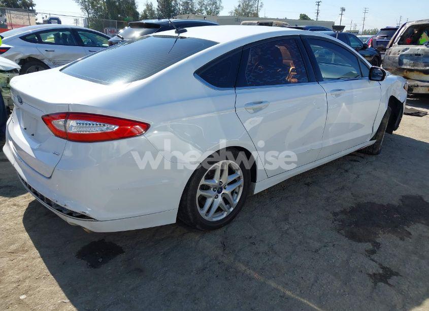 Photo 4 of 2016 Ford Fusion SE (VIN 3FA6P0H74GR118284)