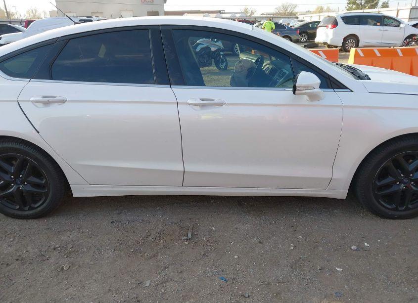 Photo 13 of 2016 Ford Fusion SE (VIN 3FA6P0H74GR152564)