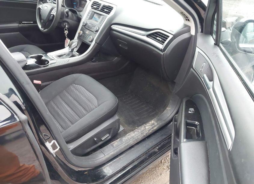 Photo 5 of 2016 Ford Fusion SE (VIN 3FA6P0H74GR184673)