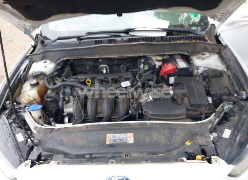 Photo 10 of 2016 Ford Fusion SE (VIN 3FA6P0H74GR197892)