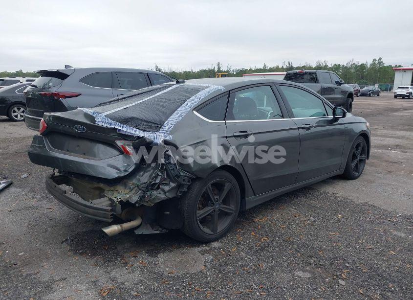 Photo 4 of 2016 Ford Fusion SE (VIN 3FA6P0H74GR223598)