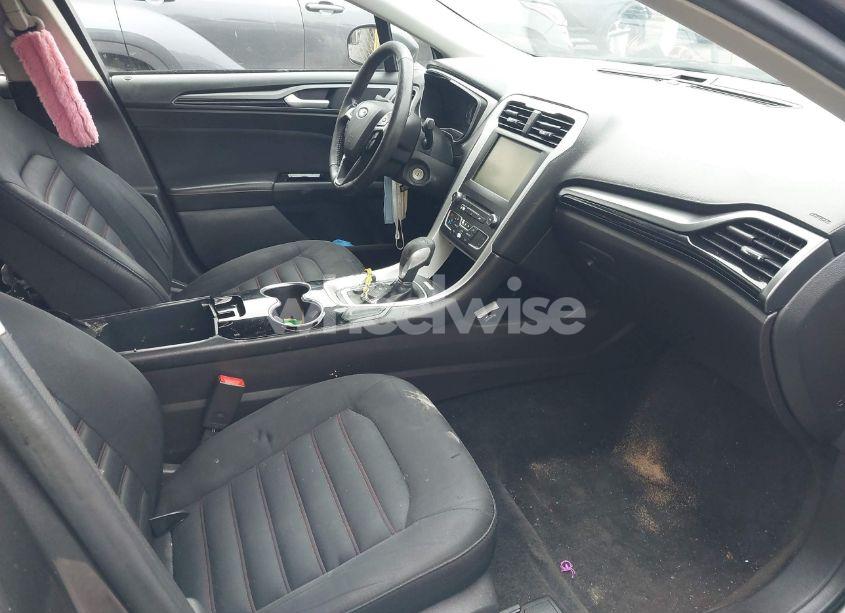 Photo 5 of 2016 Ford Fusion SE (VIN 3FA6P0H74GR223598)