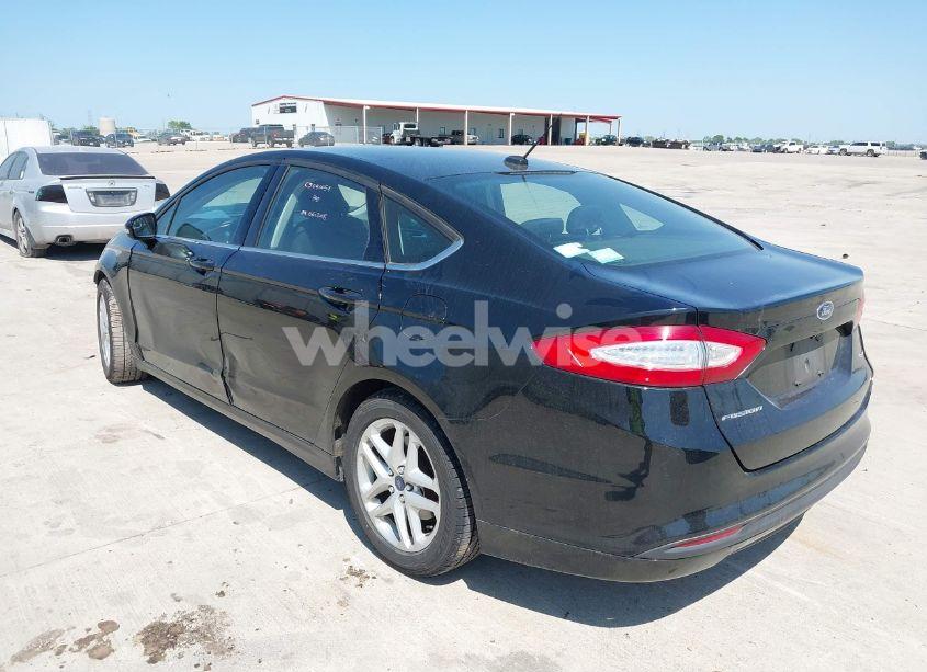 Photo 3 of 2016 Ford Fusion SE (VIN 3FA6P0H74GR235623)