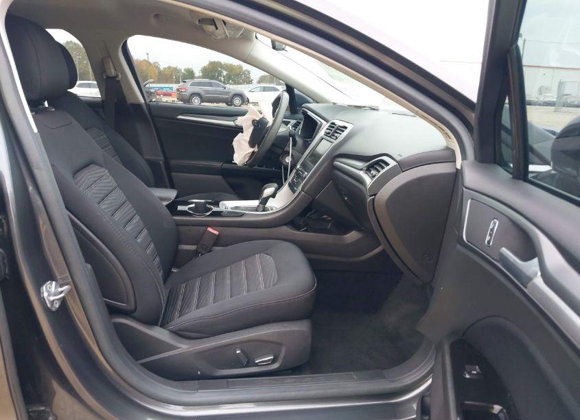 Photo 5 of 2016 Ford Fusion SE (VIN 3FA6P0H74GR245908)