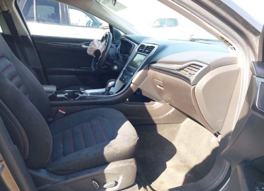 Photo 5 of 2016 Ford Fusion SE (VIN 3FA6P0H74GR291061)