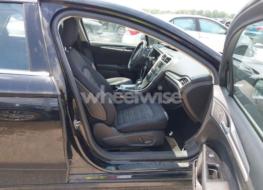 Photo 5 of 2016 Ford Fusion SE (VIN 3FA6P0H74GR319909)