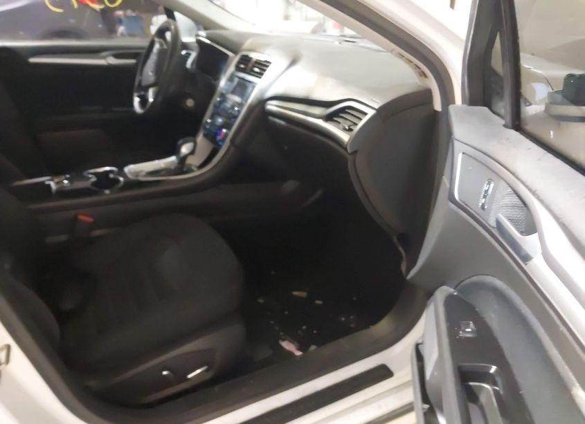 Photo 5 of 2016 Ford Fusion SE (VIN 3FA6P0H74GR333499)