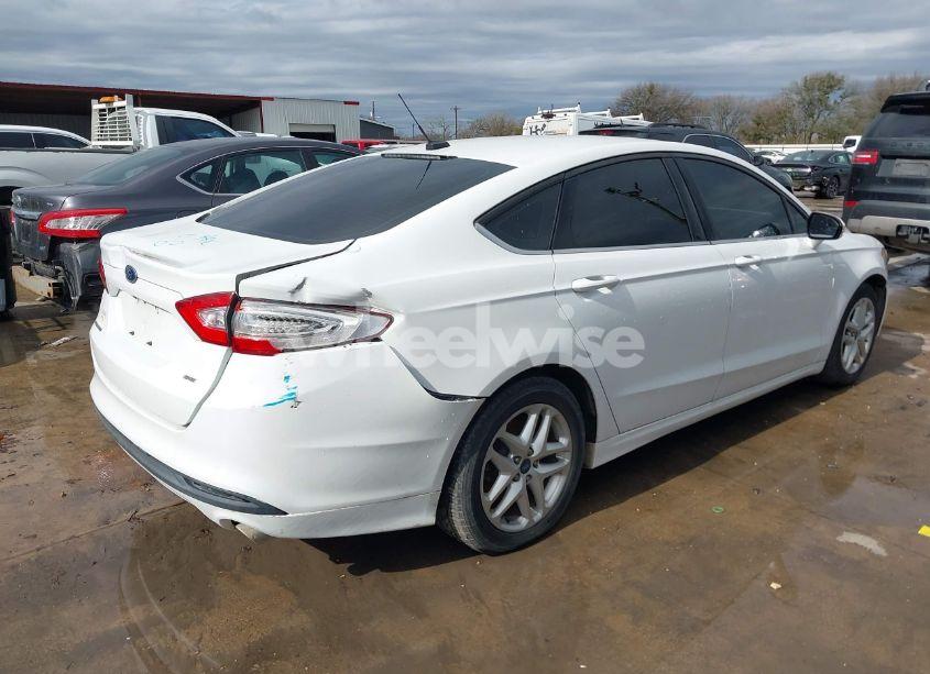 Photo 4 of 2016 Ford Fusion SE (VIN 3FA6P0H74GR359620)