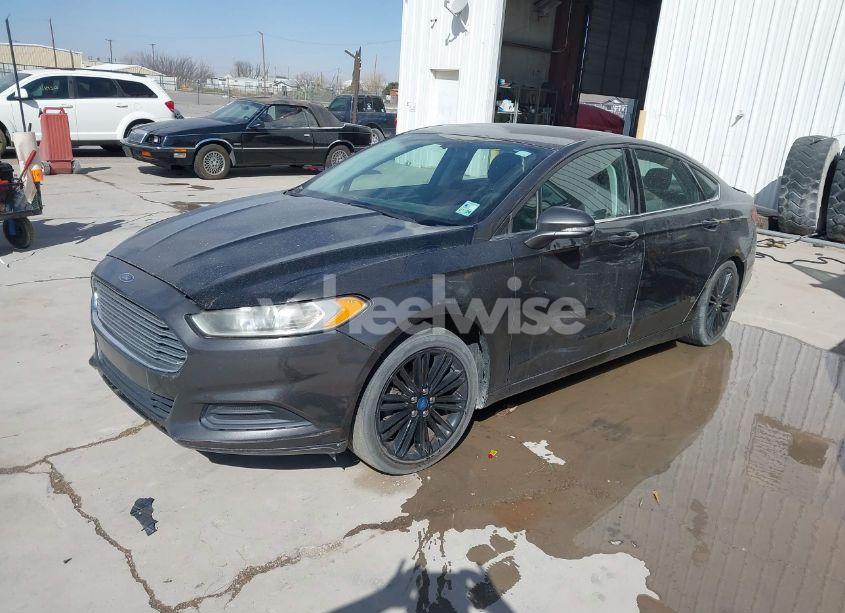Photo 2 of 2016 Ford Fusion SE (VIN 3FA6P0H74GR387790)