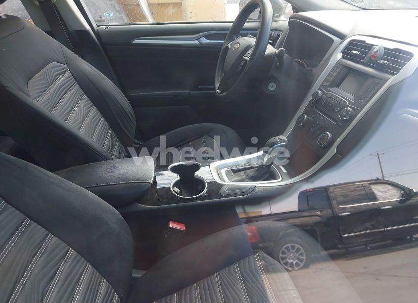 Photo 5 of 2016 Ford Fusion SE (VIN 3FA6P0H74GR387790)