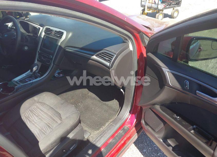 Photo 5 of 2016 Ford Fusion SE (VIN 3FA6P0H74GR394805)